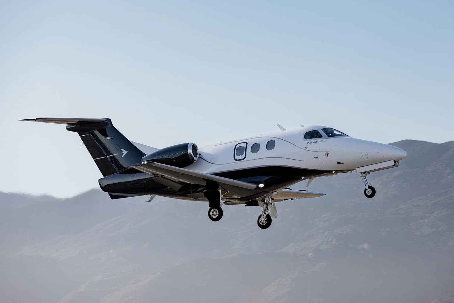 Image of Embraer Phenom 100