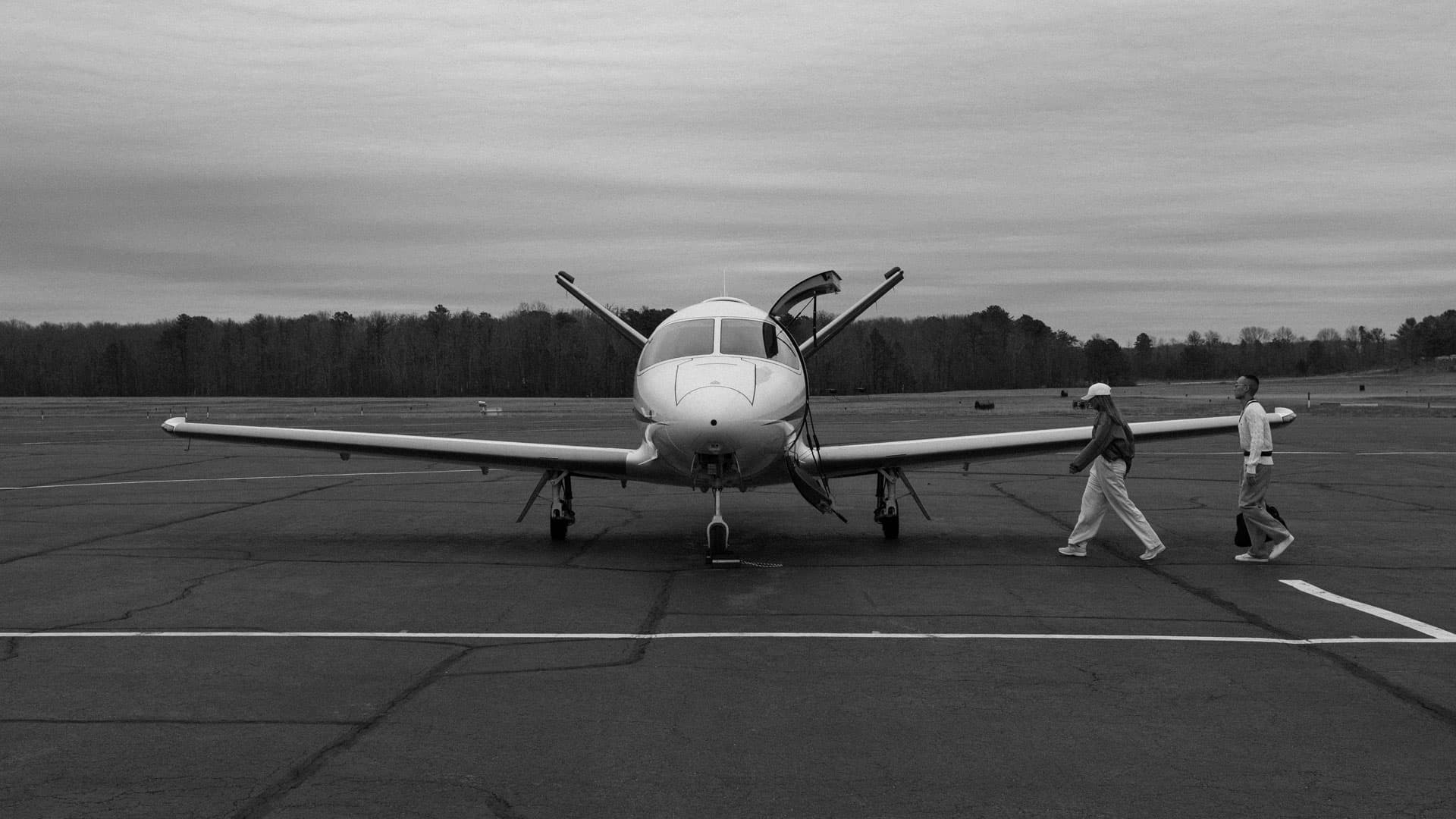 Flyte Hops aircraft on runway